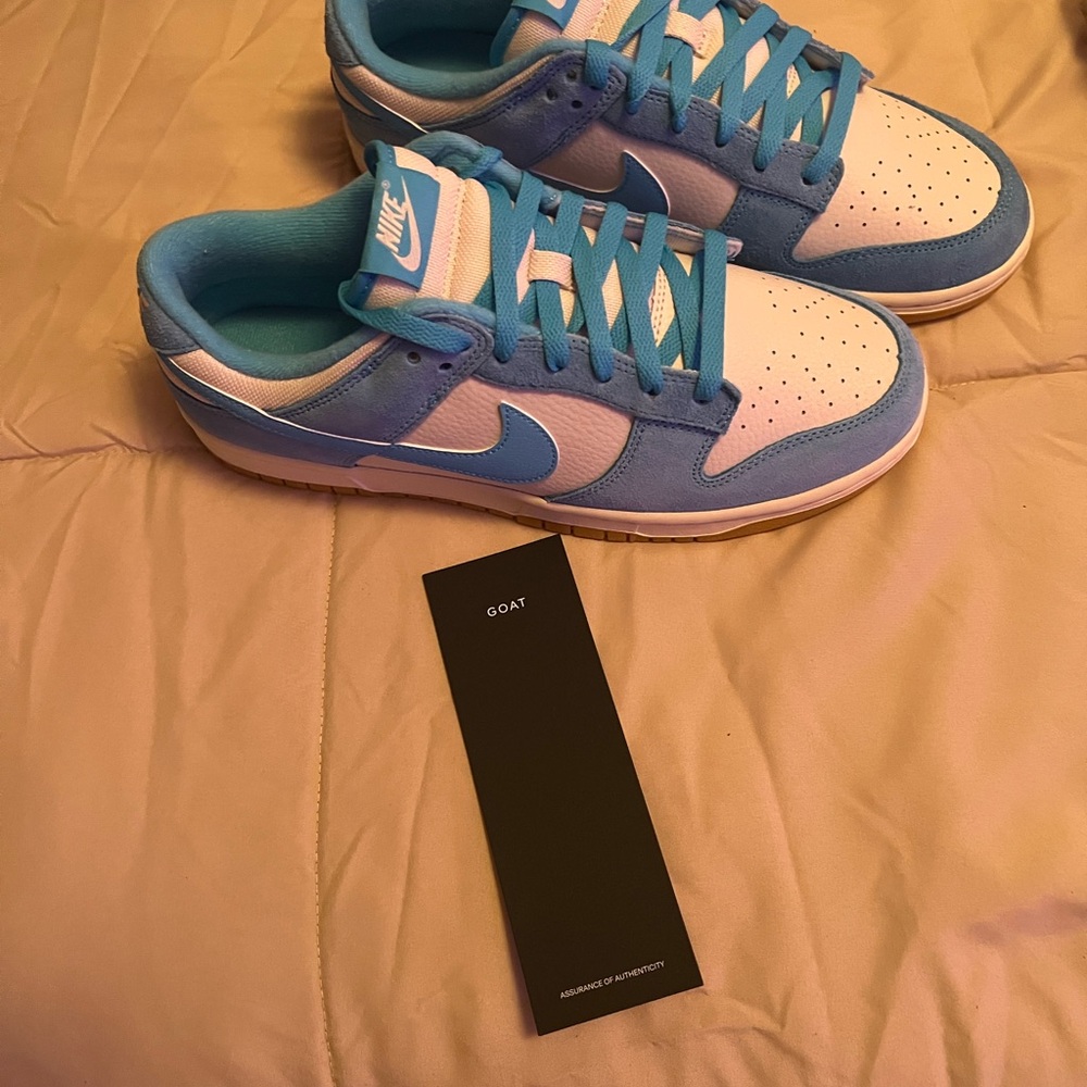 Nike Blue and White Dunks - Picture 2 of 4